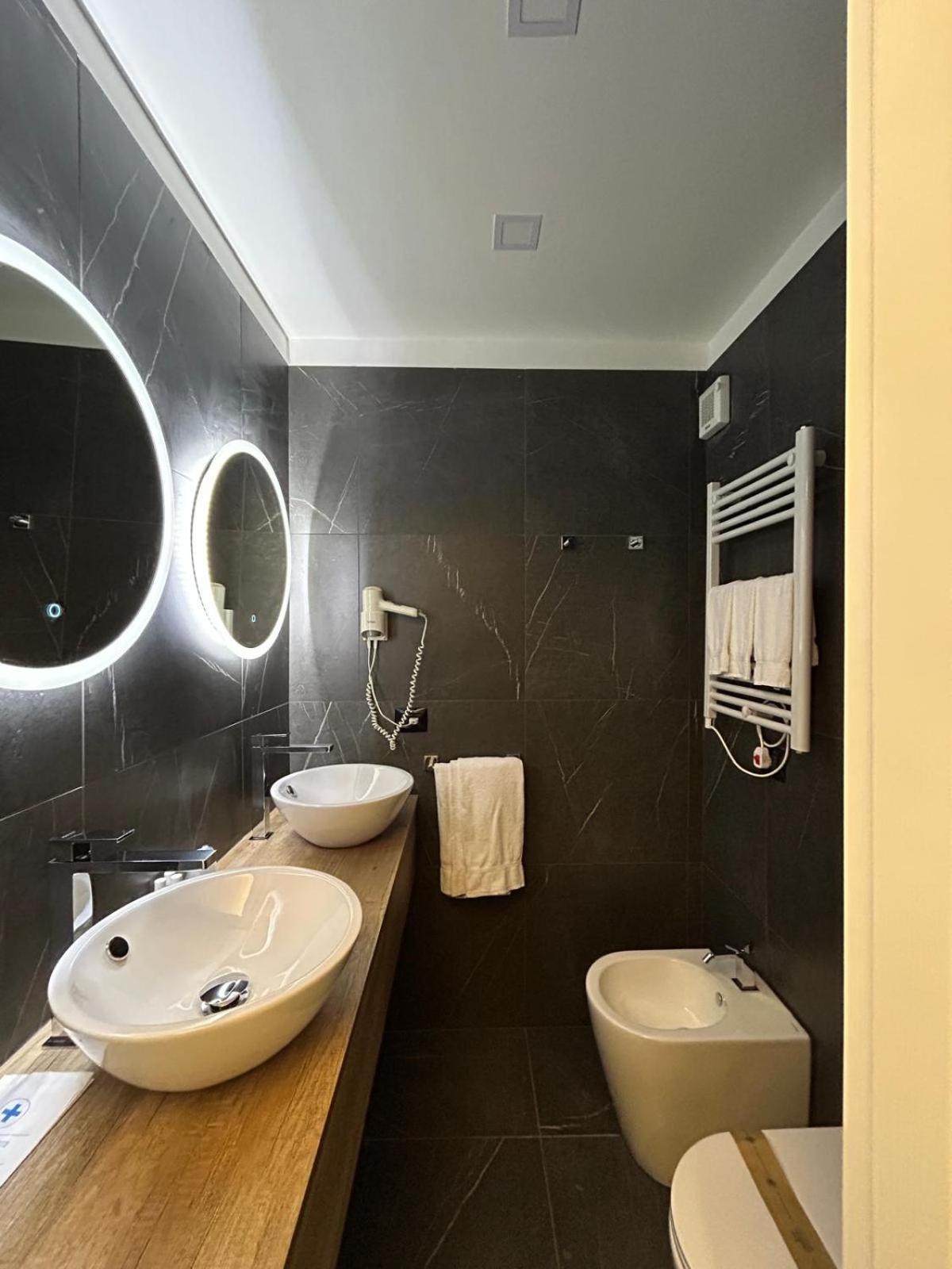 Hotel Palace Varazze Dış mekan fotoğraf